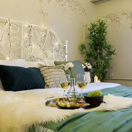 Cozy Studio Overlooking The Old Town Bucureşti Exterior foto